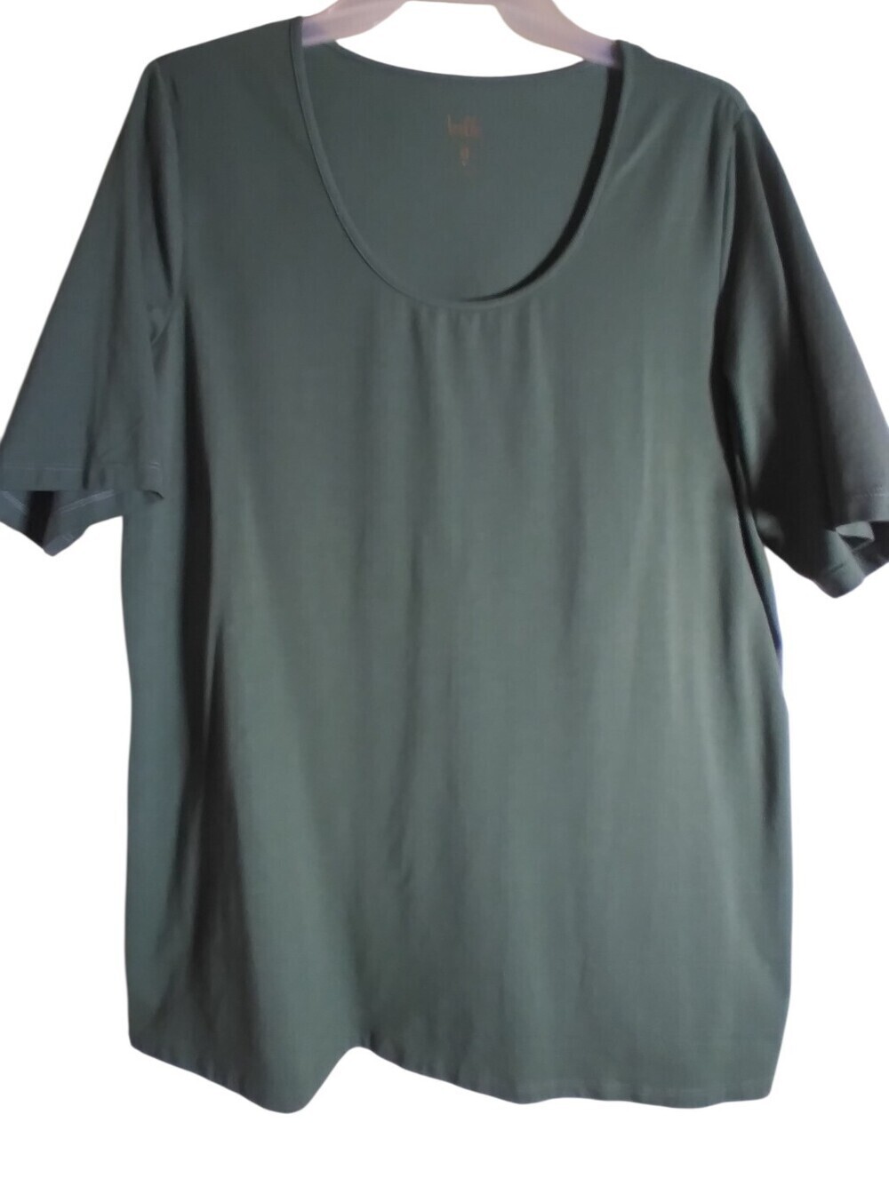 Belle By Kim Gravel Women’s Scoop Neck Short Sleeve Top in Forest Green Casual M